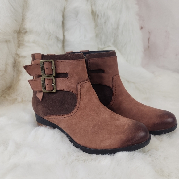 Sorel Lolla Bootie in Buffalo and Dark Brown. Excellent like new condition. - Picture 1 of 7